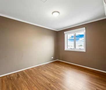 Stunning Apartment Living in the Heart of Mawson Lakes - Photo 3