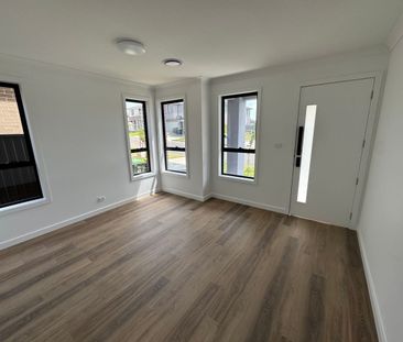 Brand New 5 bedroom House - Photo 1