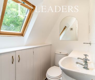 3 bedroom house to rent The Copse, PO19 - Photo 3