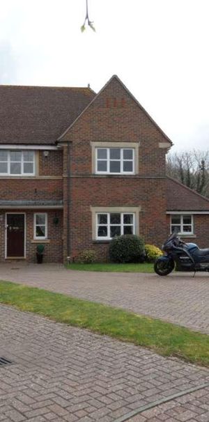 5 bedroom house to rent - Photo 1