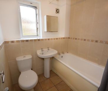 2 bedroom semi-detached house to rent - Photo 2