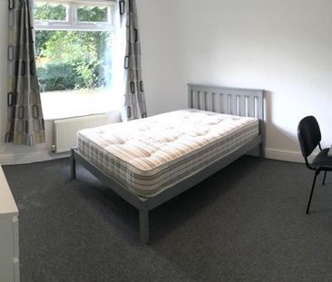 3 bedroom flat to rent - Photo 3
