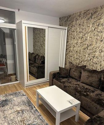Dristor metrou etaj 3 semidecomandat - Fotografie 1