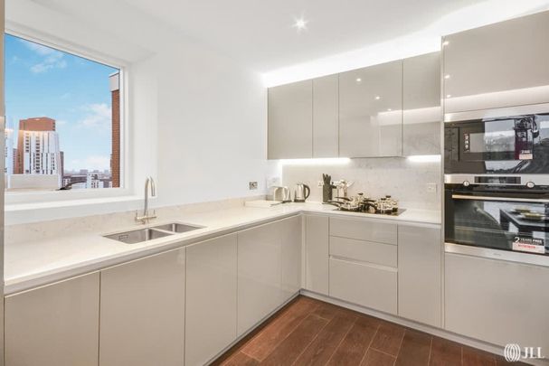 Lexington Gardens Nine Elms SW11 - Photo 1