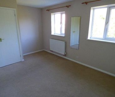 2 bedroom semi-detached house to rent - Photo 3