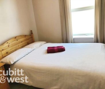 4 bedroom terraced house to rent - Photo 3