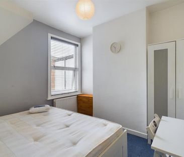 4 bedroom terraced house to rent - Photo 4