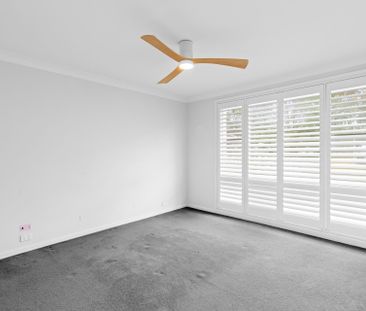 GREAT LOCATION AND OPEN PLAN LIVING - Photo 5