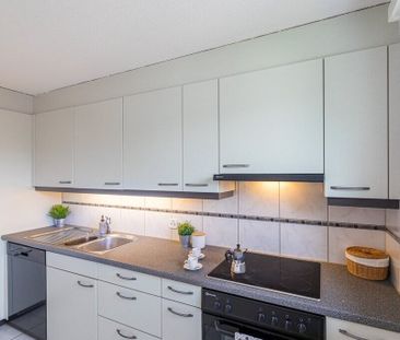 Grosse und helle 4.5-Zimmerwohnung zu vermieten! - Photo 1