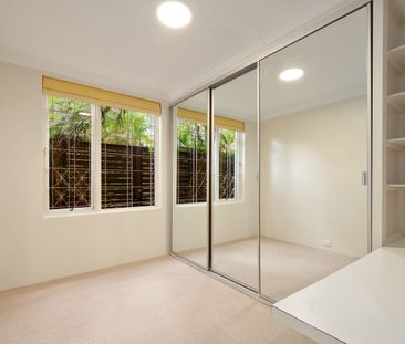 Spectacular Harbour & City Skyline Residence with Expansive Enterta... - Photo 3