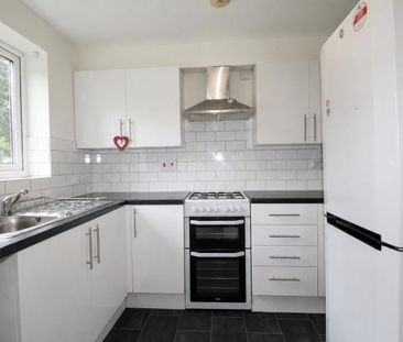 2 Bedroom Flat - Purpose Built To Let - Photo 5