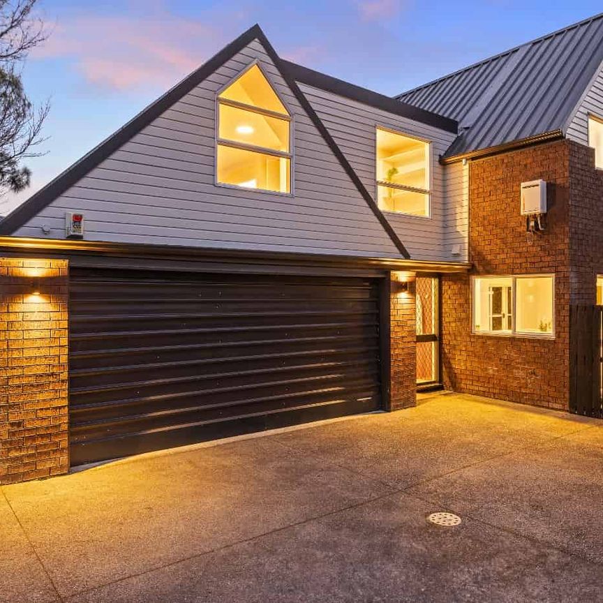 Beautifully Renovated Family Home - Photo 1