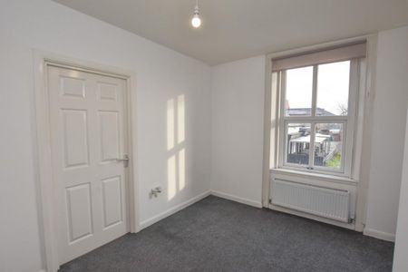 1 bed Apartment for Rent - Photo 2
