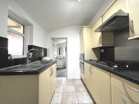 3 bedroom terraced house to rent - Photo 5