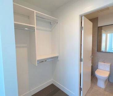 ONE Water Street: 1 bedroom plus den – 15th floor with VIEWS! - Photo 1