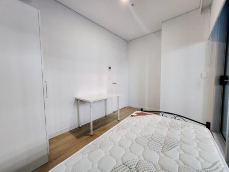 2 bed 1 bath-1101 - Photo 2