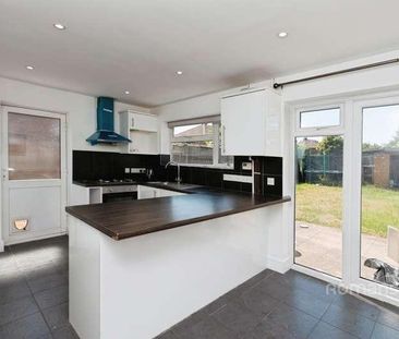 Blunden Road, Farnborough, Hampshire, GU14 - Photo 6