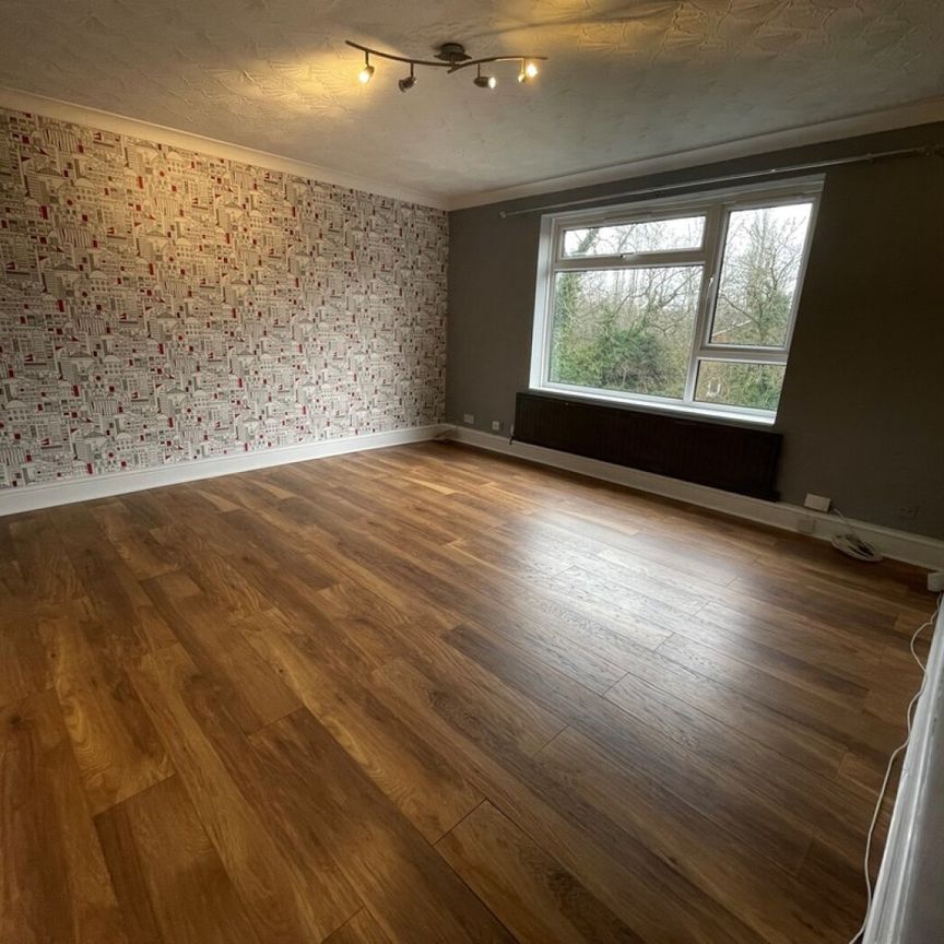 2 bedroom Apartment - Hollyfield, Hatfield - Photo 1