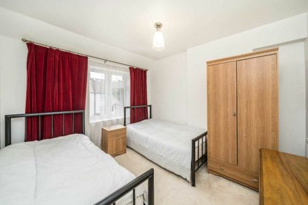 Turner Avenue, Mitcham, CR4 - Photo 4