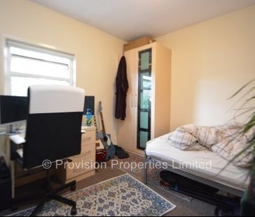 3 Bedroom Properties in Leeds - Photo 4