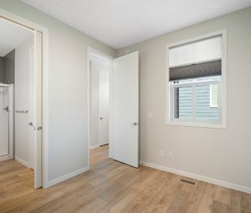 47 Royston Way Nw - Photo 5