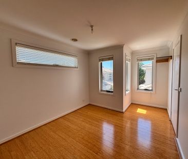 5/4 West Street, Nunawading - Photo 2