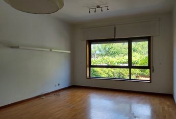 Simpático Apartamento T2 para Arrendamento junto à Foz do Douro