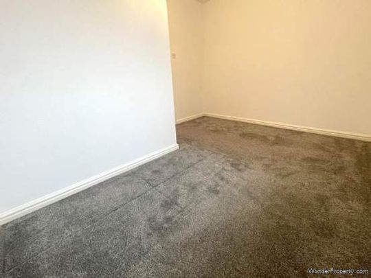 2 bedroom property to rent in Oldham - Photo 1