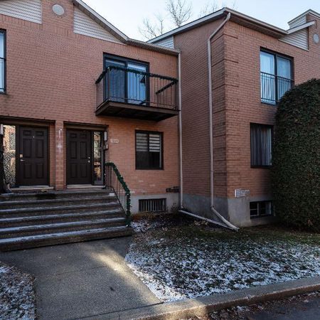🏡 Rare sur le marché! Maison à LOUER à Ste-Dorothée. Confort et tranquillité dans un secteur prisé. - Photo 3