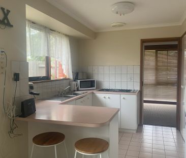 9 Edeys Run, Hampton Park VIC - Photo 2