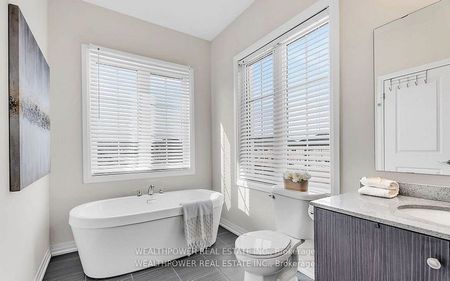 For Lease - 59 Schmeltzer Crescent, Richmond Hill, Ontario - Photo 4