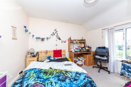 4 bedroom terraced house to rent - Photo 3