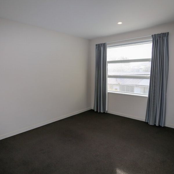 ST ALBANS – 4 BEDROOM, 2 BATHROOM - Photo 1