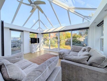 4 bedroom property to rent - Photo 2