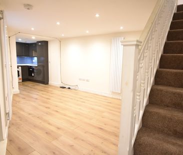 Finchley Road, NW3, London - Photo 6