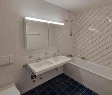 Appartement lumineux de 4,5 pièces de 151m2, situé en plein coeur d... - Photo 4