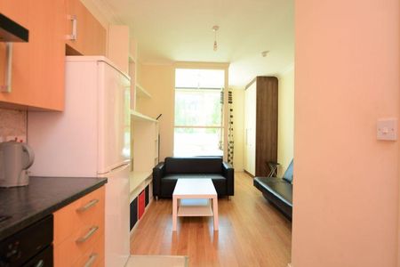 Studio to rent - Photo 4