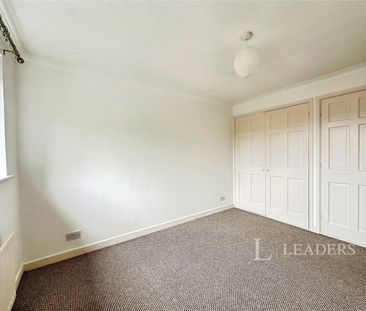 4 bedroom house to rent Cherry Orchard, Kenilworth, CV8 - Photo 3