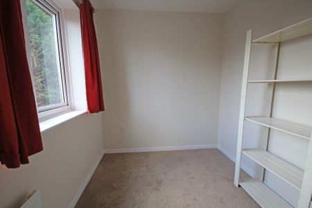 2 bedroom semi-detached house to rent - Photo 3