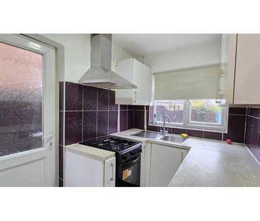 3 bedroom end of terrace house to rent - Photo 5