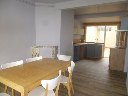 Location Appartement 4 pièces 91m² LE PUY EN VELAY 43000 - Photo 2