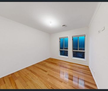 Modern & Spacious Villa in Prime Pascoe Vale Location - Photo 5