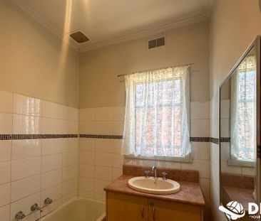 Ideal and Convenient Home in Sunshine - Photo 1