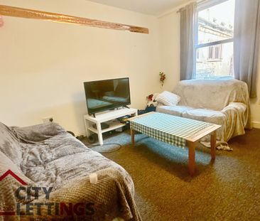 5 Bedroom Apartment - Photo 2