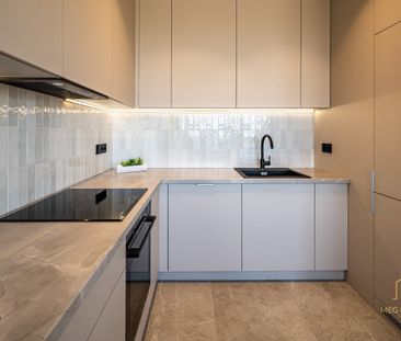 Piękne dwa pokoje z panoramą miasta i dużym tarase - Zdjęcie 4