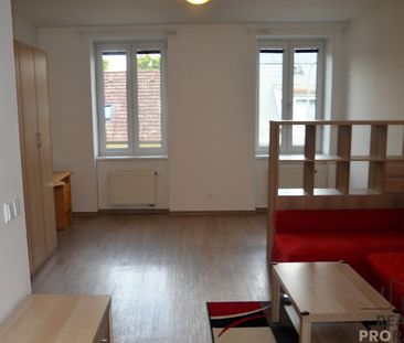 Pronájem bytu 1+kk a garsoniéry 42 m², Točná 382, Brno - Photo 2