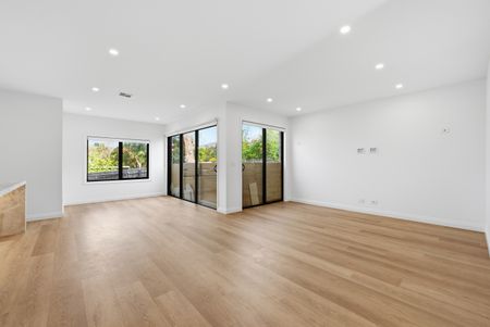 The Brand New Luxury Family Home You've Been Waiting For - Photo 2