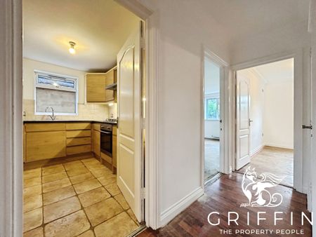 Noak Hill Road, Billericay, CM12 - Photo 5