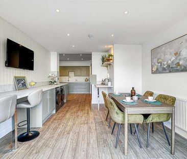 Thundersley Park Road, Benfleet, SS7 - Photo 2