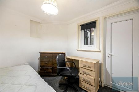 5 bedroom terraced house to rent - Photo 2